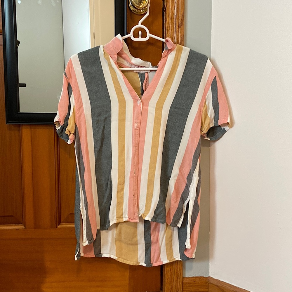This is a summer top! Colors: pink, yellow, grey (stripes).